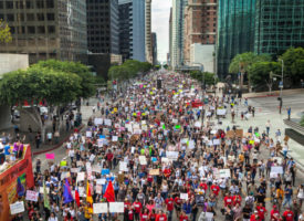 Demonstrationen für schärfere Waffengesetze in den USA: Wie realistisch ist eine Änderung des Waffenrechts?