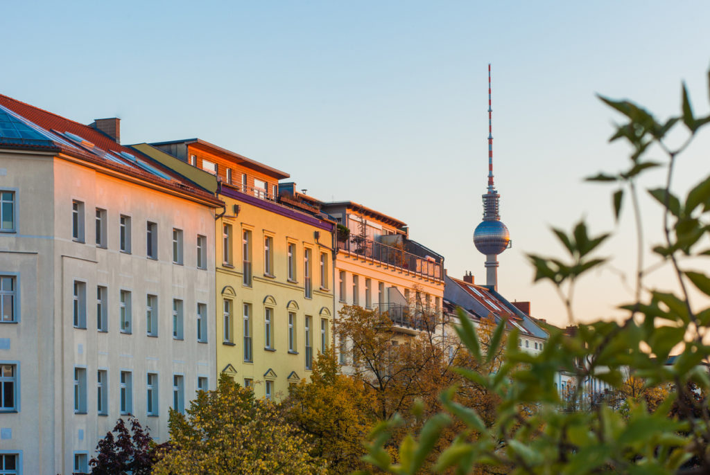 Blick auf den Fernsehturm in Berlin